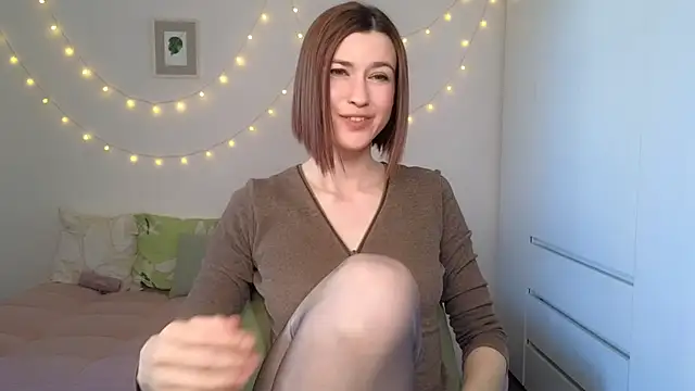 AliciaNewell online show from June 23, 2026, 4:32 am