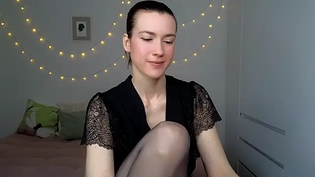 AliciaNewell online show from July 5, 2026, 4:19 am