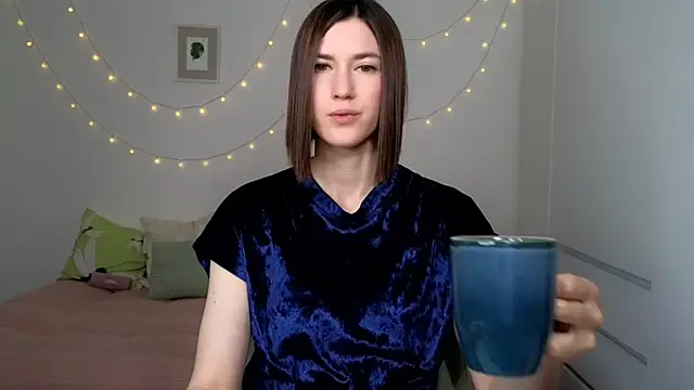 AliciaNewell online show from July 14, 2026, 4:28 am