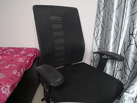 Naila00 online show from February 28, 2026, 3:57 pm