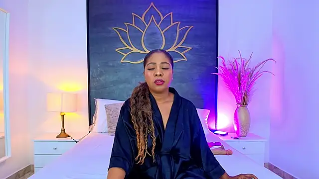 AlisonTravis online show from April 26, 2026, 3:26 am