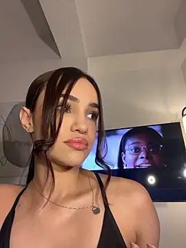 AllieEvans online show from May 19, 2026, 11:44 pm