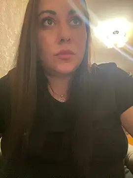 Snapshot of DaisyStreet chatting on July 6, 2026, 5:37 pm DaisyStreet online show from July 6, 2026, 5:37 pm