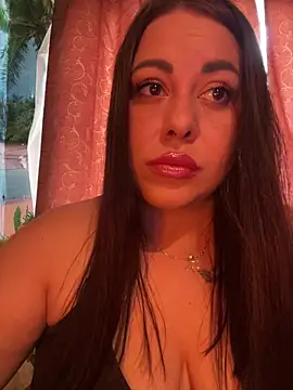 Snapshot of DaisyStreet chatting on July 14, 2026, 10:43 am DaisyStreet online show from July 14, 2026, 10:43 am