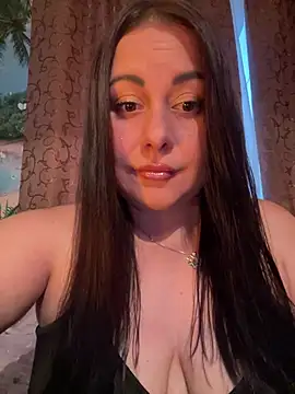 Snapshot of DaisyStreet chatting on July 17, 2026, 5:51 pm DaisyStreet online show from July 17, 2026, 5:51 pm
