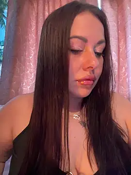 Snapshot of DaisyStreet chatting on July 18, 2026, 9:57 am DaisyStreet online show from July 18, 2026, 9:57 am