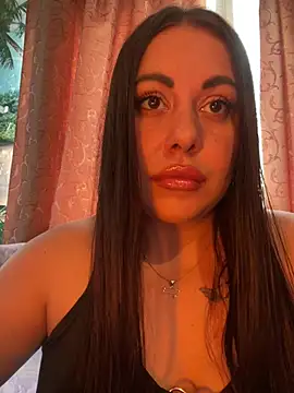 Snapshot of DaisyStreet chatting on July 21, 2026, 11:23 am DaisyStreet online show from July 21, 2026, 11:23 am
