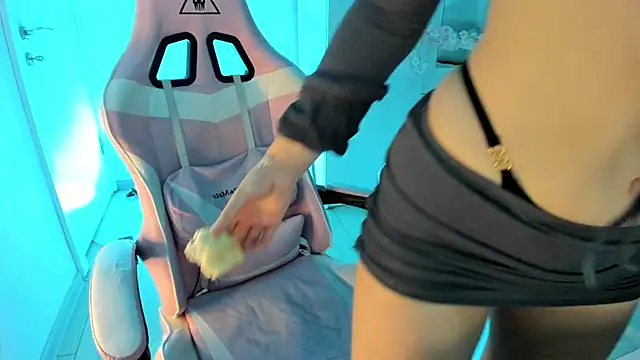 KaylaLaine online show from September 13, 2025, 6:02 am