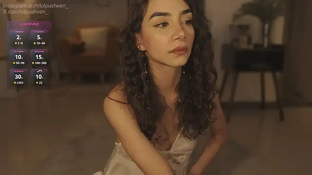 Snapshot of JulietteDee chatting on July 1, 2026, 9:36 pm JulietteDee online show from July 1, 2026, 9:36 pm