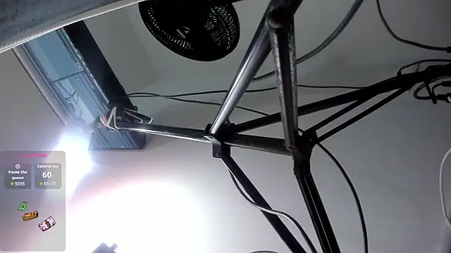 AllisonCherris online show from April 21, 2026, 4:19 am