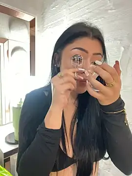 Snapshot of lucianaroy chatting on February 19, 2025, 10:20 pm lucianaroy online show from February 19, 2025, 10:20 pm