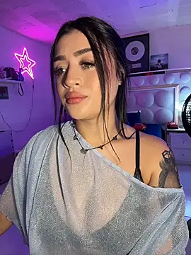 Snapshot of lucianaroy chatting on May 24, 2026, 4:45 pm lucianaroy online show from May 24, 2026, 4:45 pm
