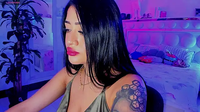 Snapshot of lucianaroy chatting on June 12, 2026, 9:57 pm lucianaroy online show from June 12, 2026, 9:57 pm