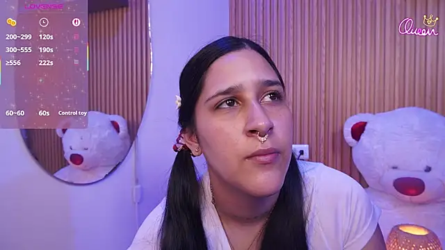 Snapshot of Antonella_cutee chatting on April 13, 2026, 12:27 am Antonella cutee online show from April 13, 2026, 12:27 am