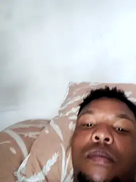 hugo3918  online show from September 15, 2025, 4:18 pm