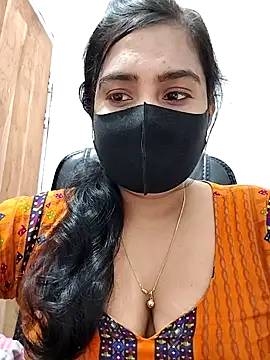 Snapshot of Ritusri_Dotta chatting on January 17, 2025, 4:04 pm Ritusri Dotta online show from January 17, 2025, 4:04 pm