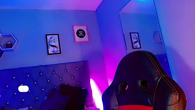 Snapshot of Ashlycuute chatting on December 26, 2024, 6:43 pm Ashlycuute online show from December 26, 2024, 6:43 pm