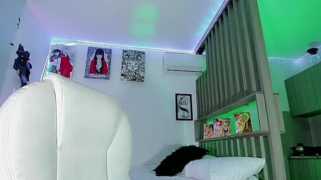 Snapshot of Ashlycuute chatting on February 9, 2025, 1:03 pm Ashlycuute online show from February 9, 2025, 1:03 pm