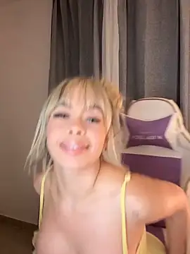 Snapshot of Alison_Diaz17 chatting on September 13, 2025, 11:59 pm Alison Diaz17 online show from September 13, 2025, 11:59 pm