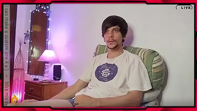 Snapshot of tobix_ chatting on December 30, 2024, 4:20 am tobix online show from December 30, 2024, 4:20 am