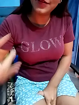 Snapshot of Gulabo-jaan chatting on December 23, 2024, 8:44 am Gulabo-jaan online show from December 23, 2024, 8:44 am