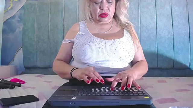 Natasha 699 online show from May 3, 2026, 11:22 pm