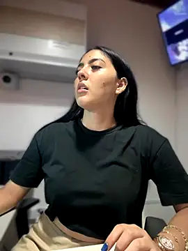 MarianaBenz online show from November 18, 2025, 1:55 am