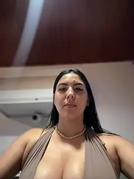 Snapshot of MarianaBenz chatting on January 9, 2026, 11:28 pm MarianaBenz online show from January 9, 2026, 11:28 pm