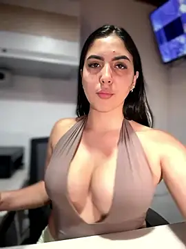 Snapshot of MarianaBenz chatting on January 16, 2026, 11:31 pm MarianaBenz online show from January 16, 2026, 11:31 pm