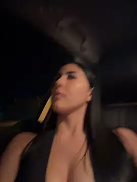MarianaBenz online show from July 14, 2026, 2:16 am