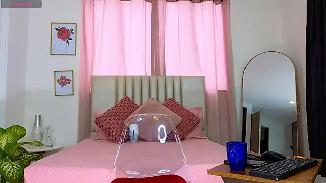 KristennBlue online show from January 7, 2025, 9:57 pm