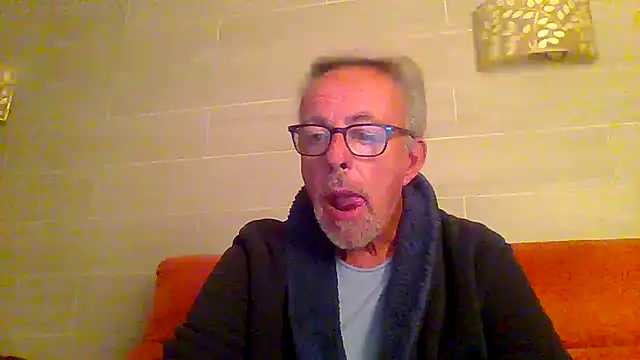 tuggy59 online show from November 29, 2025, 5:54 am