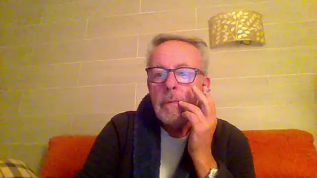 tuggy59 online show from January 7, 2026, 4:04 am