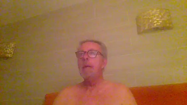 tuggy59 online show from April 23, 2026, 5:08 am