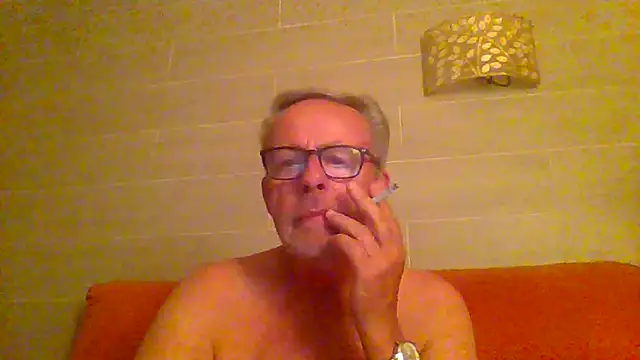 Snapshot of tuggy59 chatting on June 3, 2026, 8:25 pm tuggy59 online show from June 3, 2026, 8:25 pm