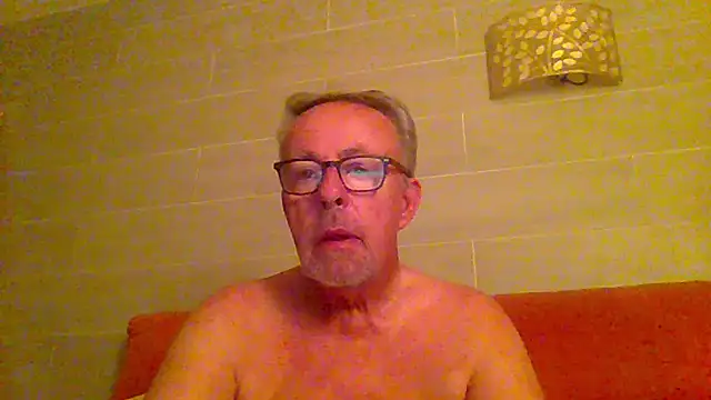 tuggy59 online show from June 11, 2026, 3:37 am