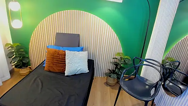 taylor bennet online show from November 2, 2025, 12:07 pm