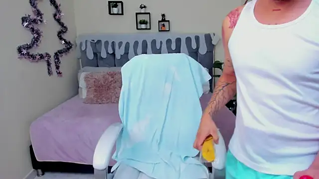 Alex cute77 online show from December 4, 2024, 3:32 pm