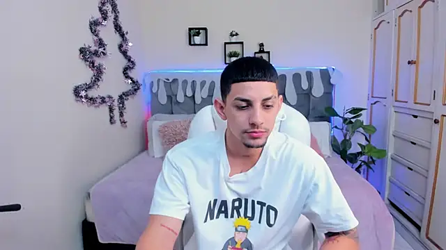 Alex cute77 online show from December 6, 2024, 12:16 pm