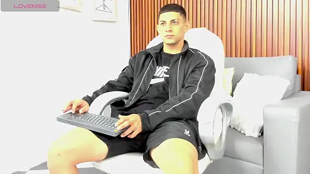 Alex cute77 online show from May 23, 2026, 12:20 pm