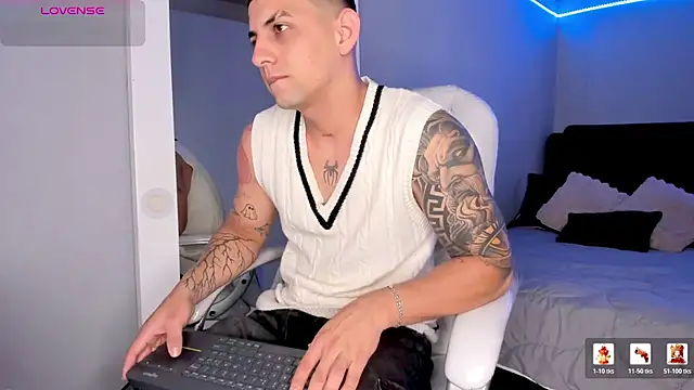 Alex cute77 online show from June 20, 2026, 12:08 pm