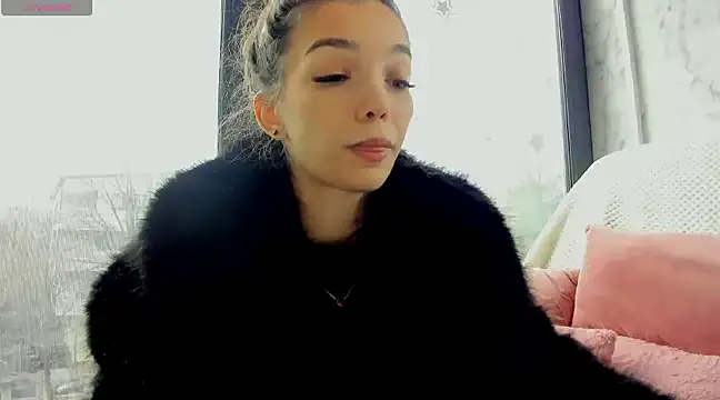 Snapshot of Sassy_Teen chatting on January 15, 2025, 10:27 am Sassy Teen online show from January 15, 2025, 10:27 am