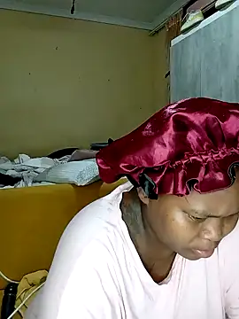 Snapshot of Real1SweetQueen chatting on February 2, 2025, 2:17 am Real1SweetQueen online show from February 2, 2025, 2:17 am