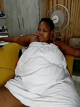 Snapshot of Real1SweetQueen chatting on February 5, 2025, 8:57 pm Real1SweetQueen online show from February 5, 2025, 8:57 pm