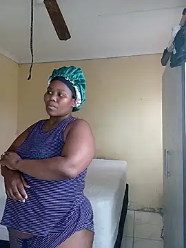 Snapshot of Real1SweetQueen chatting on March 10, 2025, 11:32 am Real1SweetQueen online show from March 10, 2025, 11:32 am