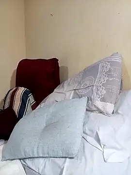 Snapshot of Real1SweetQueen chatting on March 16, 2025, 2:44 pm Real1SweetQueen online show from March 16, 2025, 2:44 pm