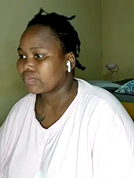 Snapshot of Real1SweetQueen chatting on March 22, 2025, 9:42 pm Real1SweetQueen online show from March 22, 2025, 9:42 pm