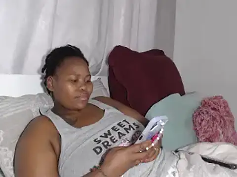 Snapshot of Real1SweetQueen chatting on September 16, 2025, 9:10 am Real1SweetQueen online show from September 16, 2025, 9:10 am