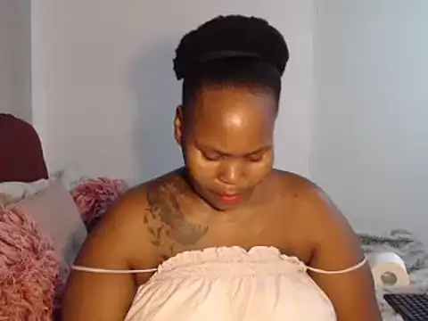 Snapshot of Real1SweetQueen chatting on October 7, 2025, 6:16 pm Real1SweetQueen online show from October 7, 2025, 6:16 pm