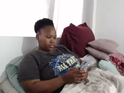 Snapshot of Real1SweetQueen chatting on October 9, 2025, 7:50 am Real1SweetQueen online show from October 9, 2025, 7:50 am